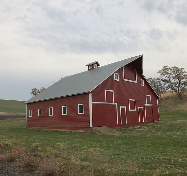 A barn on Irvin Klassen's farm in Walla Walla, WA