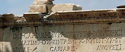 IMP CAESRI DIVI F AVGVSTO PONTIFICI MAXIMO